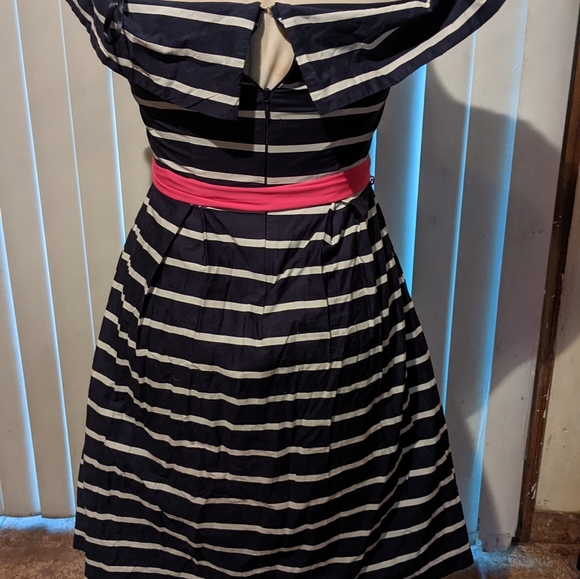 Dress 👗 - Picture 2 of 5